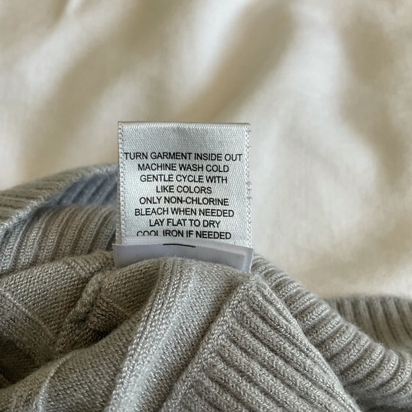 New York & Company sweater - Picture 8 of 8